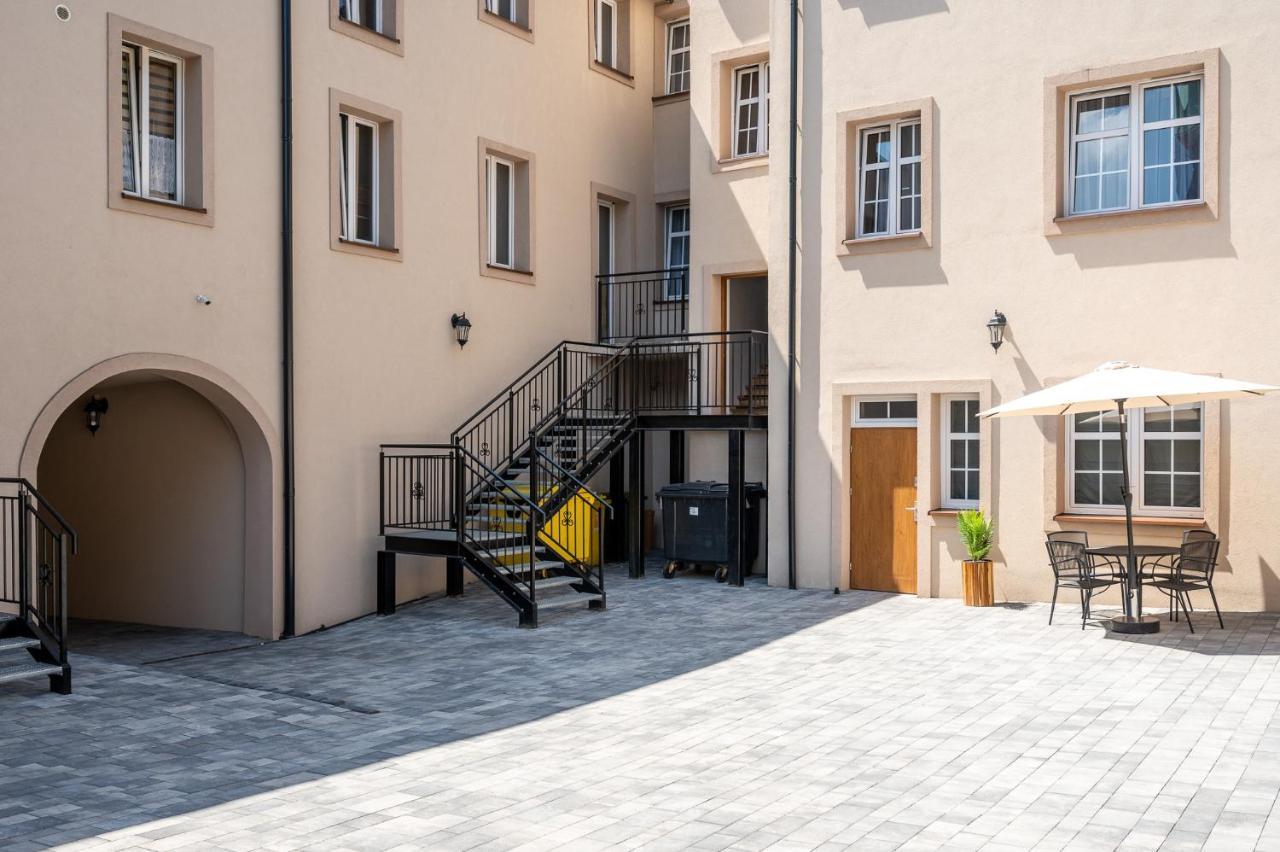Central Platinum Apartments 8 雷布尼克 外观 照片